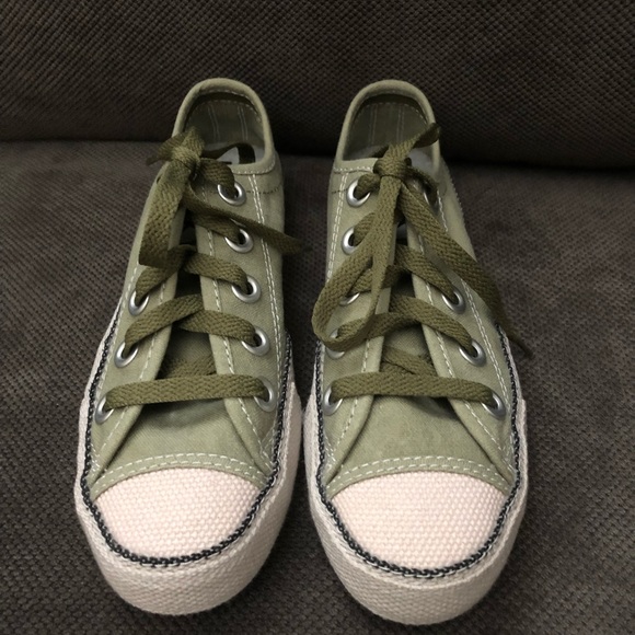 BNIB Converse Olive Green LowTops - Picture 3 of 8